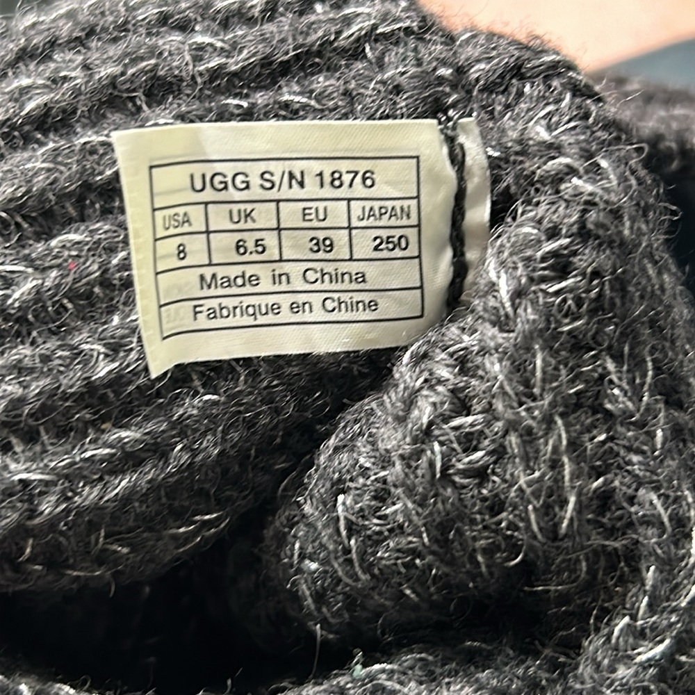 UGG Classic Carry II Knit Boot in Grey Size 9 - Picture 6 of 9